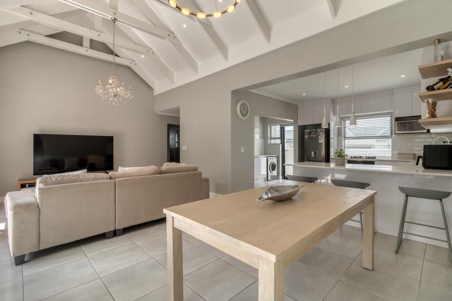 4 Bedroom Property for Sale in Aan de Wijnlanden Western Cape